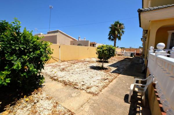 Chalet pareado en Los Balcones - Los Altos del Edén, Torrevieja photo 4