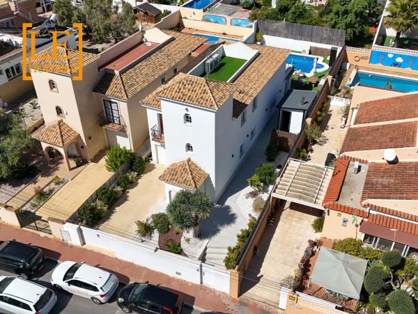 Casa o chalet independiente en Emilio Castelar-bal, 20, Los Balcones - Los Altos del Edén, Torrevieja photo 1