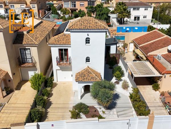 Casa o chalet independiente en Emilio Castelar-bal, 20, Los Balcones - Los Altos del Edén, Torrevieja thumbnail 3