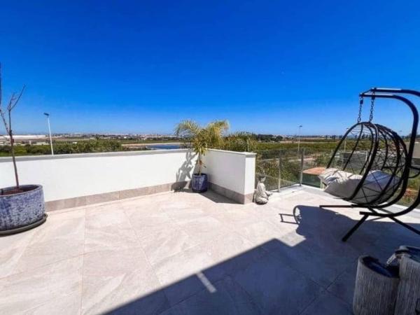 Chalet independiente en venta en Casa o chalet en Los Balcones - Los Altos del Edén, Torrevieja, Torrevieja
 photo 4