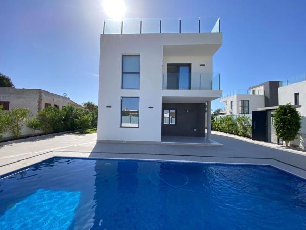 Casa o chalet independiente en Calle Asturias-Urb los Balcones, Los Balcones - Los Altos del Edén, Torrevieja thumbnail 2