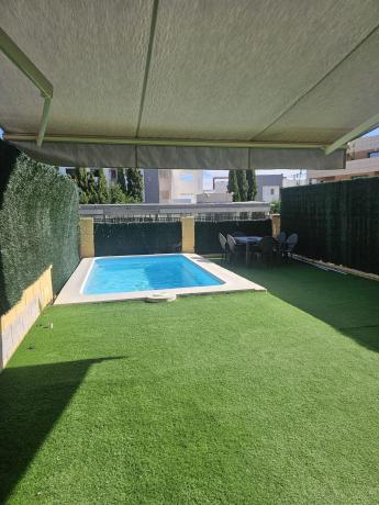 Chalet adosado en Calle del Estanque, 9, Cancelada, Estepona thumbnail 2
