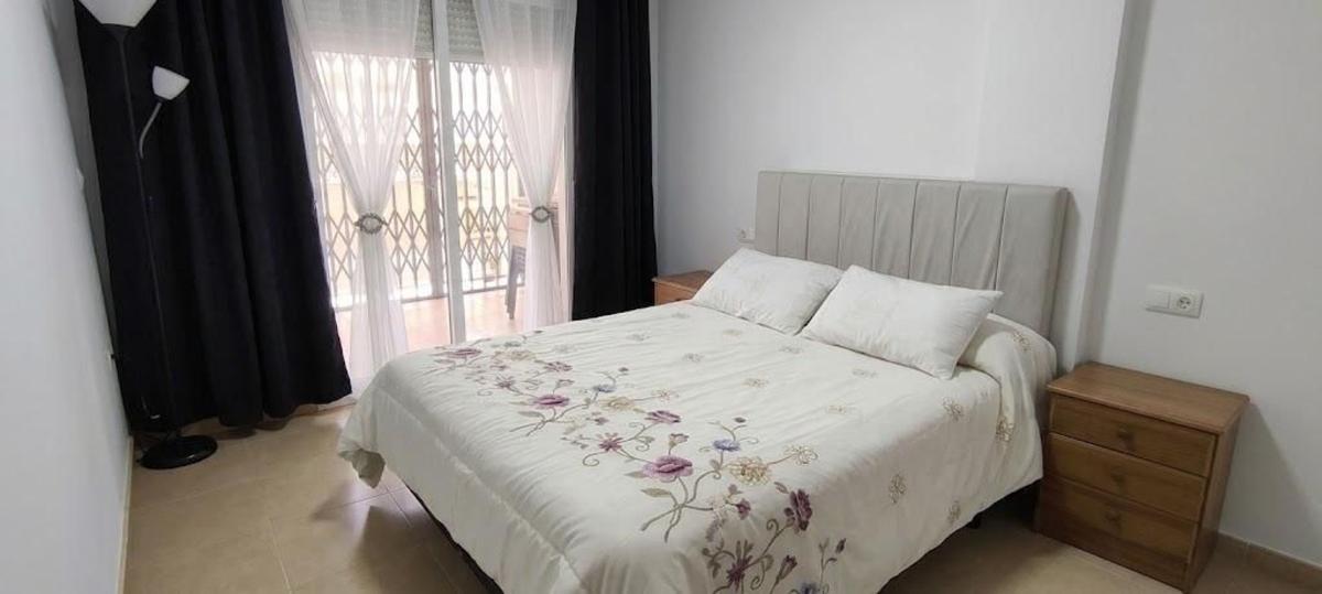 Продажа квартиры на Piso en Las Piscinas Naturales, Torrevieja, Торревьеха
photo 5