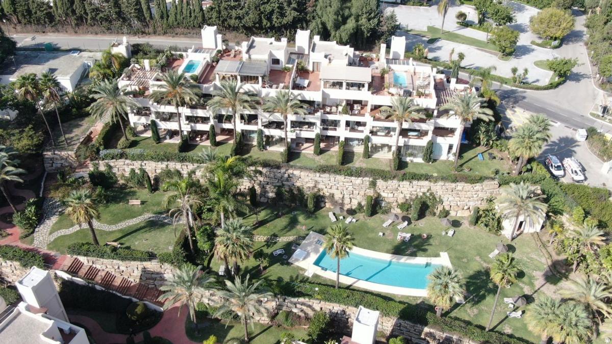 Sale of apartment in Piso en Calle Benavista, Paraiso-Barronal, Estepona, Estepona
photo 1