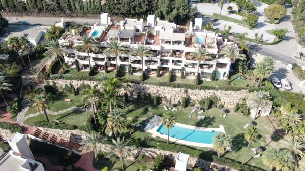Sprzedaż mieszkania w Piso en Calle Benavista, Paraiso-Barronal, Estepona, Estepona
 photo 1