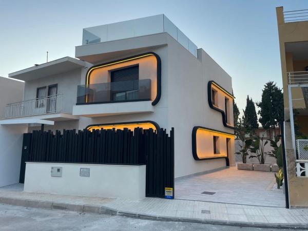 Chalet pareado en Avenida Avenue de las Villas, Torre de la Horadada, Pilar de la Horadada photo 1