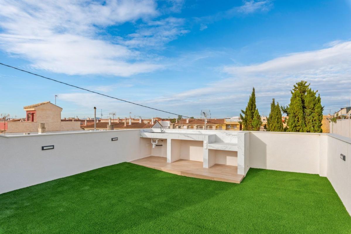 Properties for sale and rent in Spain photo 2