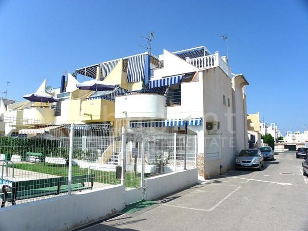 Sprzedaż mieszkania w Piso en La Siesta - El Salado - Torreta, Torrevieja, Torrevieja
 photo 1