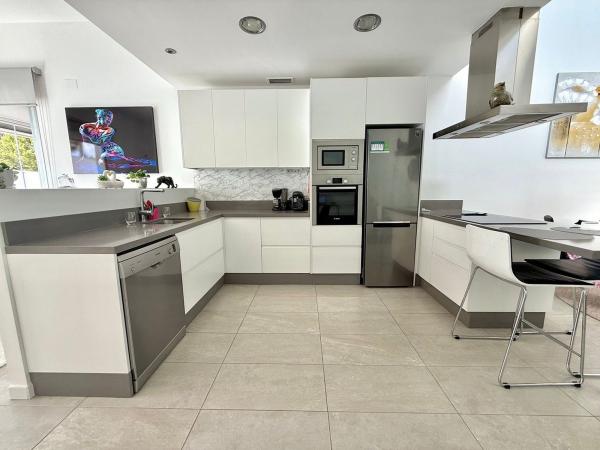Частный шале на продаже в  Casa o chalet en Calle Maestra Filo Montes, Dolores, Долорес photo 3