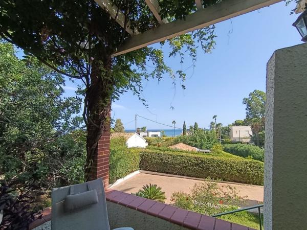 Chalet independiente en venta en Casa o chalet en Les Rotes/Las Rotas, Denia, Denia thumbnail 2