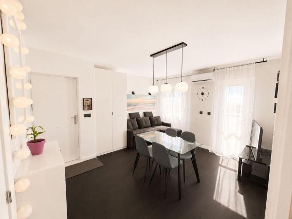Chalet adosado en Urbanización Jardín del Mar I, La Siesta - El Salado - Torreta, Torrevieja photo 4