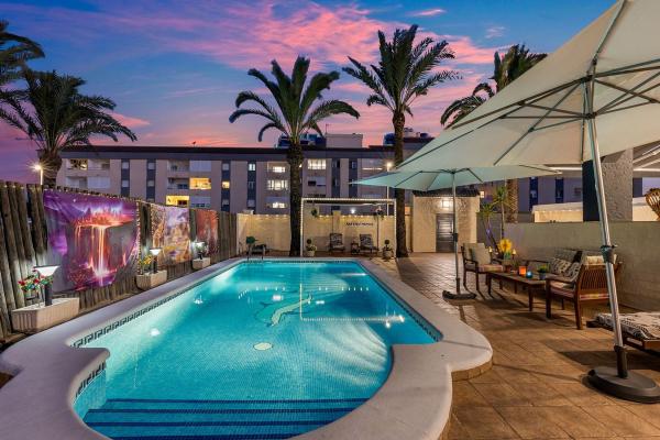 Chalet wolnostojący na sprzedaż w  Casa o chalet en Punta Prima, Torrevieja, Torrevieja photo 3