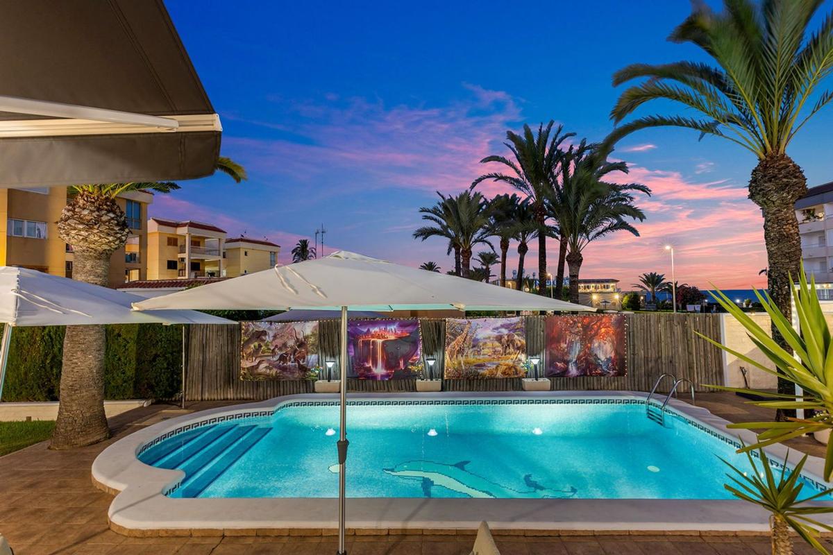 Venta de chalet independiente en Casa o chalet en Punta Prima, Torrevieja, Torrevieja
 photo 4