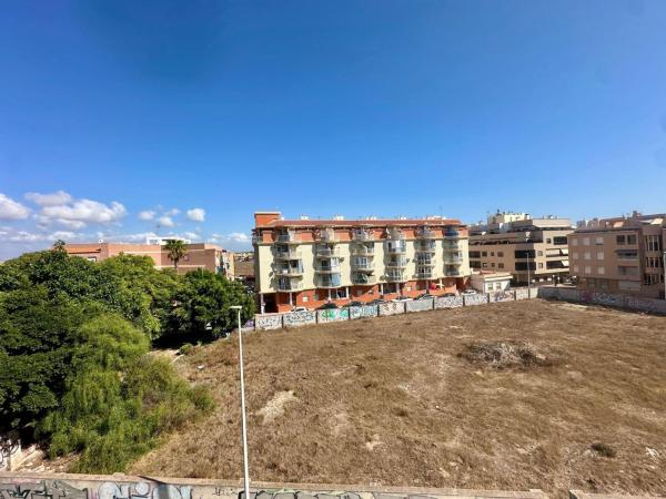 Venta de piso en Piso en Plaza Todos los Santos, 21, Gaspar Perrelló, Torrevieja, Torrevieja
 photo 3
