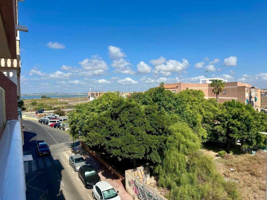 Venta de piso en Piso en Plaza Todos los Santos, 21, Gaspar Perrelló, Torrevieja, Torrevieja
 photo 4