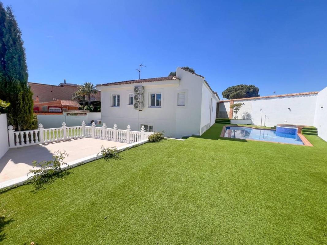 Properties for sale and rent in Spain photo 1