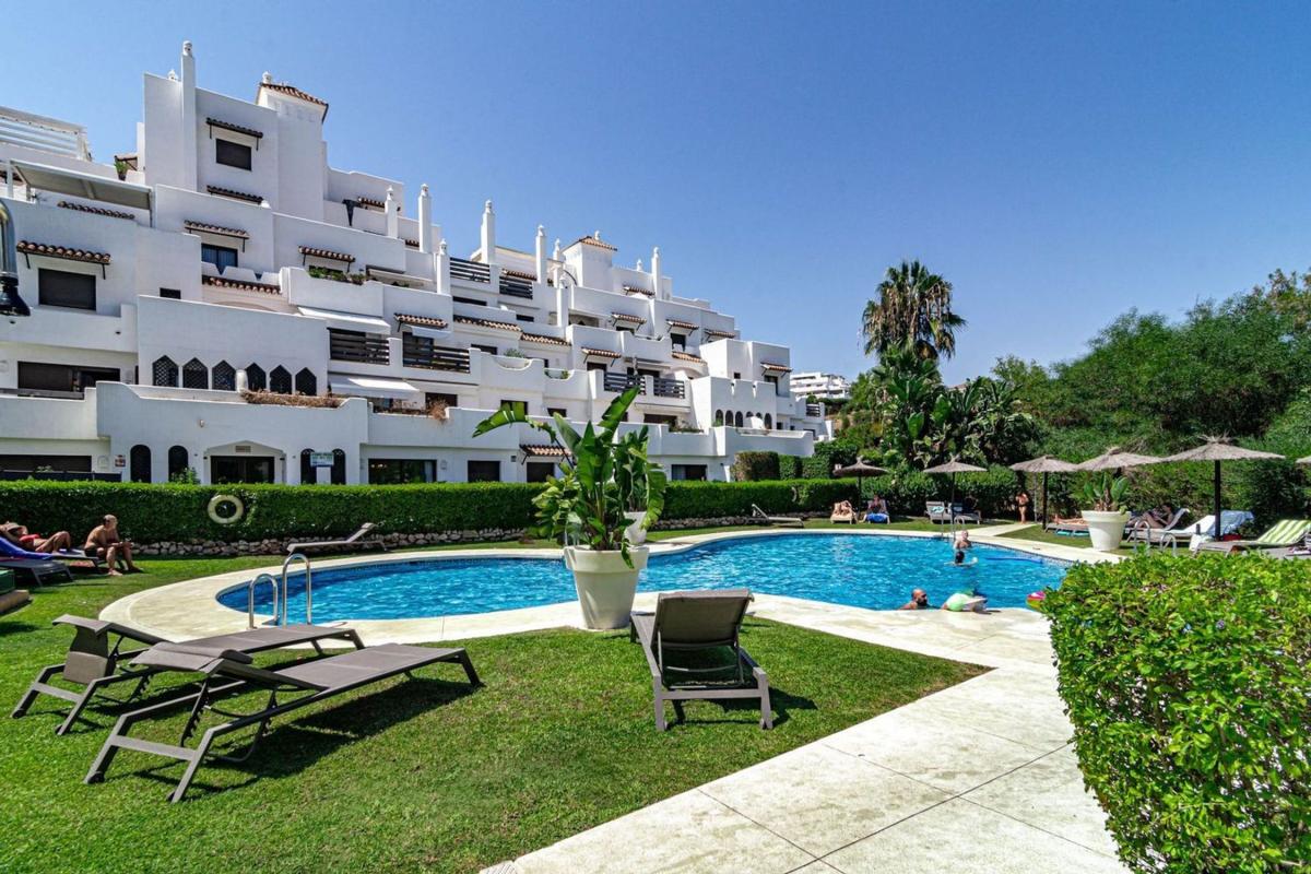 Продажа квартиры на Piso en Avenida Parque Selwo s/n, La Concha-Resina Golf, Estepona, Эстепона
photo 1