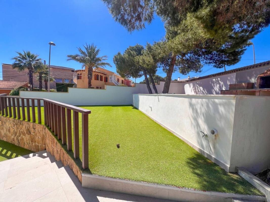 Properties for sale and rent in Spain photo 5