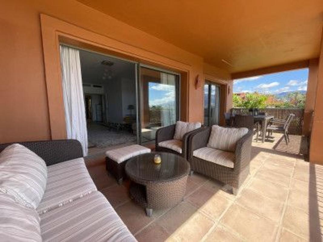 Venta de piso en Piso en Calle Pico Alcazaba, Benatalaya, Estepona, Estepona
photo 4