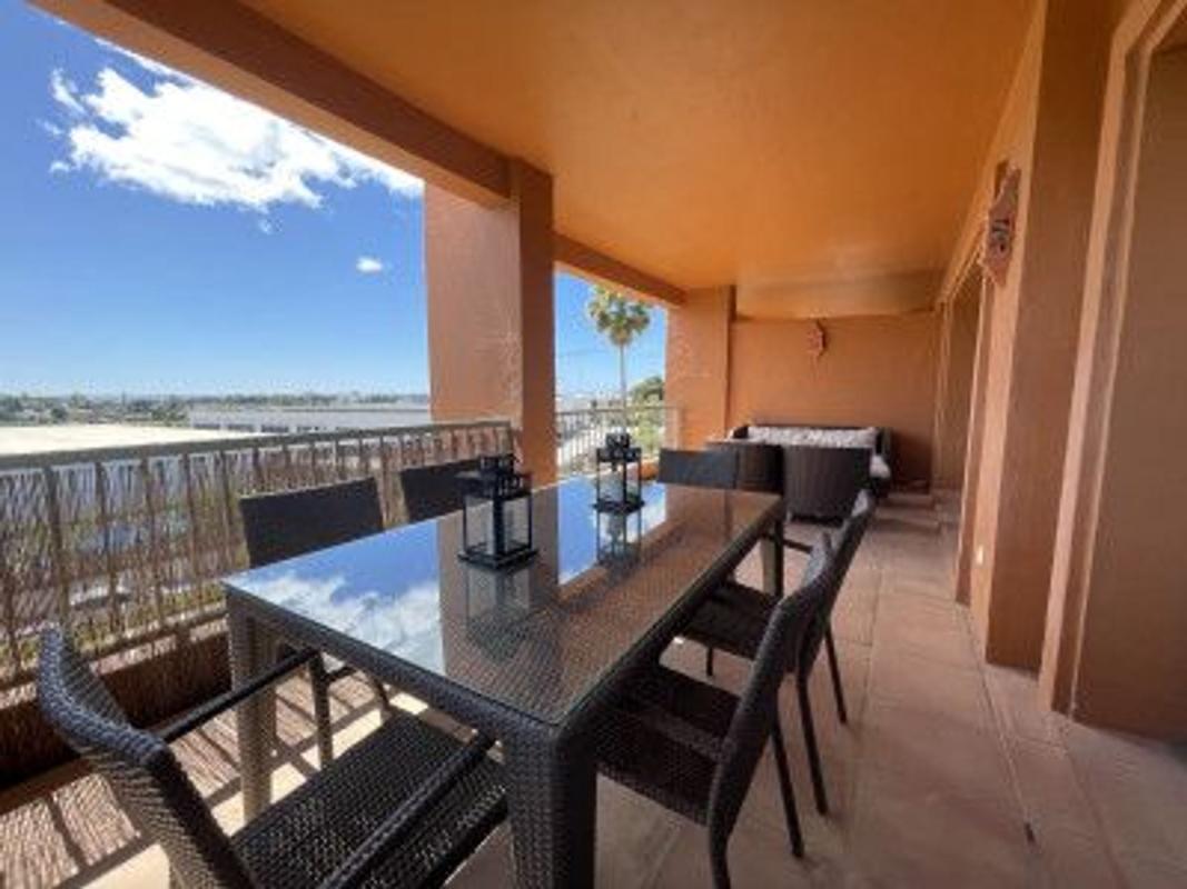 Venta de piso en Piso en Calle Pico Alcazaba, Benatalaya, Estepona, Estepona
photo 5