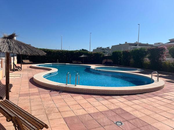 Chalet adosado en Calle de Finlandia, 9, Puerto Marino, Gran Alacant thumbnail 1