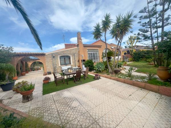 Casa o chalet independiente en Calle Levante, Aguas Nuevas, Torrevieja photo 1