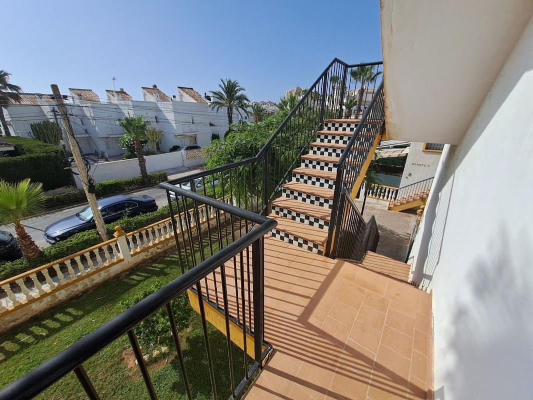 Venta de piso en Piso en Calle Geraneos, Cañada del Molino, Torrevieja, Torrevieja
 photo 2