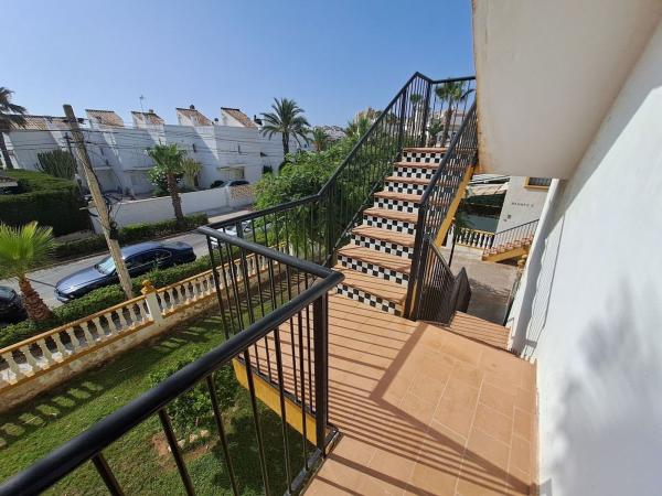 Sprzedaż mieszkania w Piso en Calle Geraneos, Cañada del Molino, Torrevieja, Torrevieja
thumbnail 2