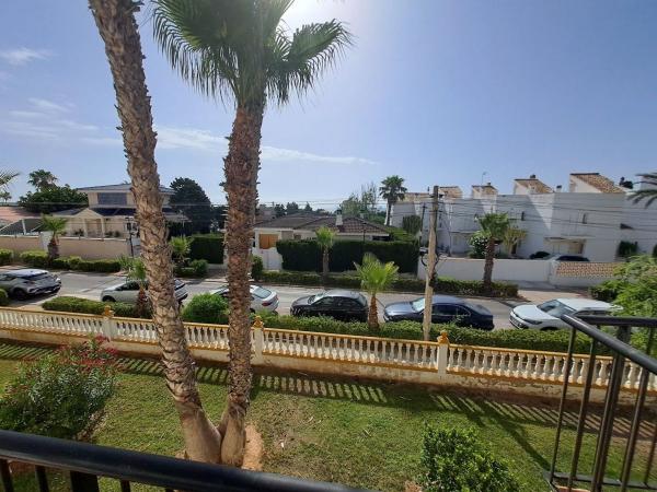 Sprzedaż mieszkania w Piso en Calle Geraneos, Cañada del Molino, Torrevieja, Torrevieja
thumbnail 3