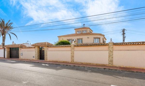 Casa o chalet independiente en Calle del Tomillo, El Molino, Torrevieja photo 2