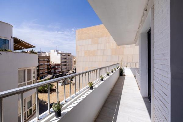 Venta de piso en Piso en Centro - Muelle Pesquero, Torrevieja, Torrevieja
 photo 1