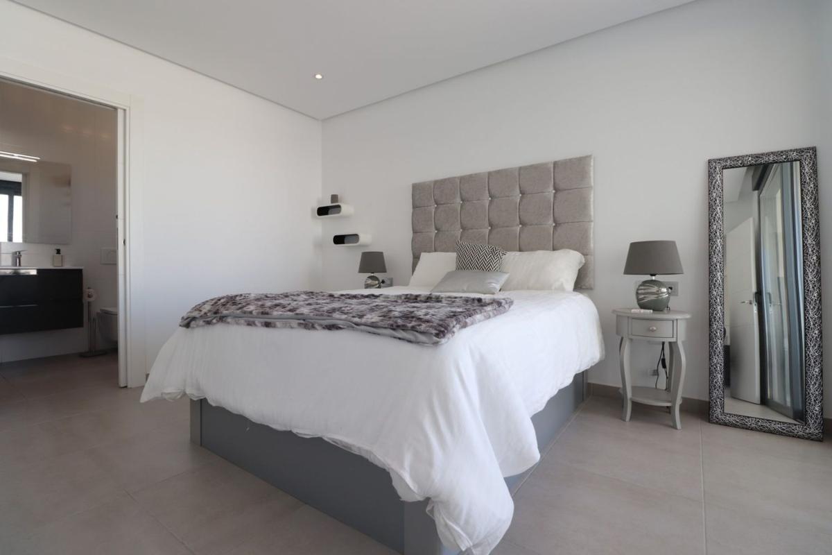 Venta de chalet adosado en Chalet adosado en Calle Rey Juan Carlos I, 129, Benijofar , Benijofar photo 3