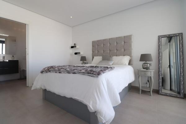 Chalet adosado en Calle Rey Juan Carlos I, 129, Benijofar thumbnail 2