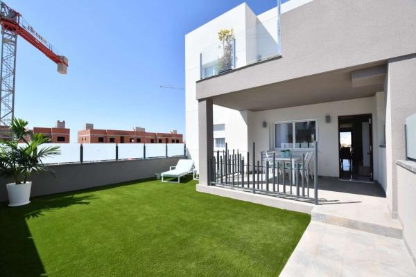 Sale of flat in Piso en La Cañada - Los Alcores, San Miguel de Salinas, San Miguel de Salinas
photo 1