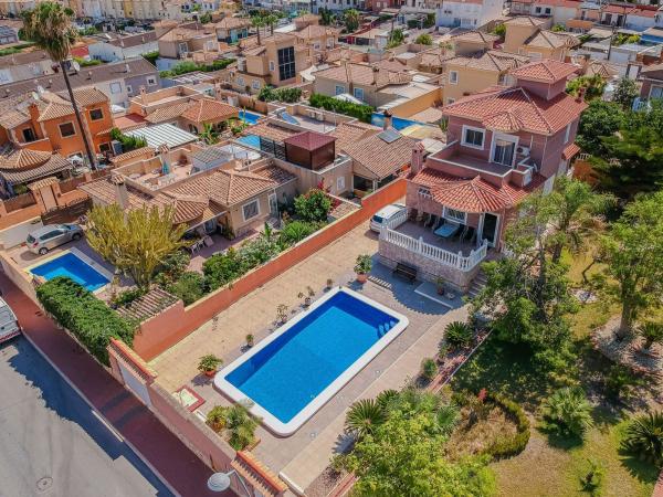 Casa o chalet independiente en Calle Laurel Bal, Los Balcones - Los Altos del Edén, Torrevieja photo 1