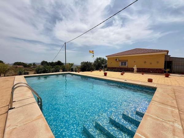 Частный шале на продаже в Casa o chalet en Pinoso, Пиносo photo 1