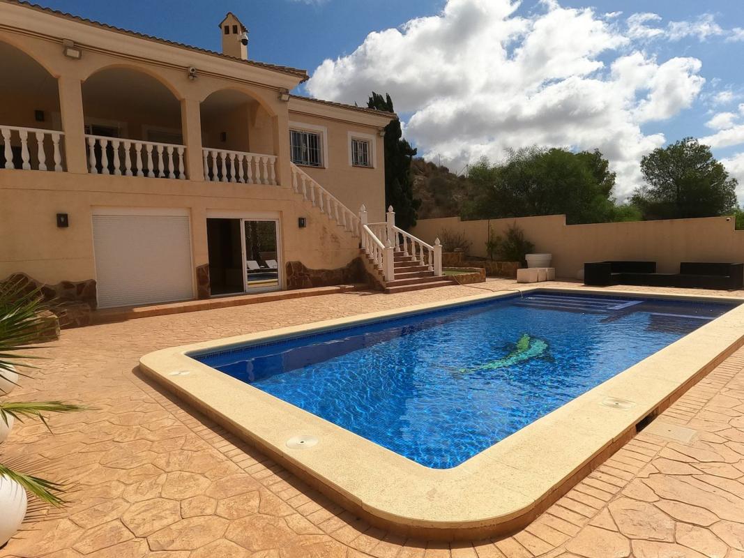 Propiedades en venta y alquiler en España photo 2