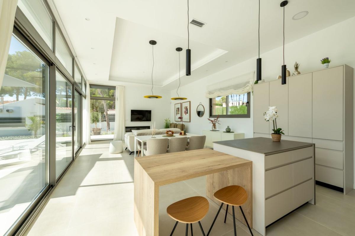 Properties for sale and rent in Spain photo 5