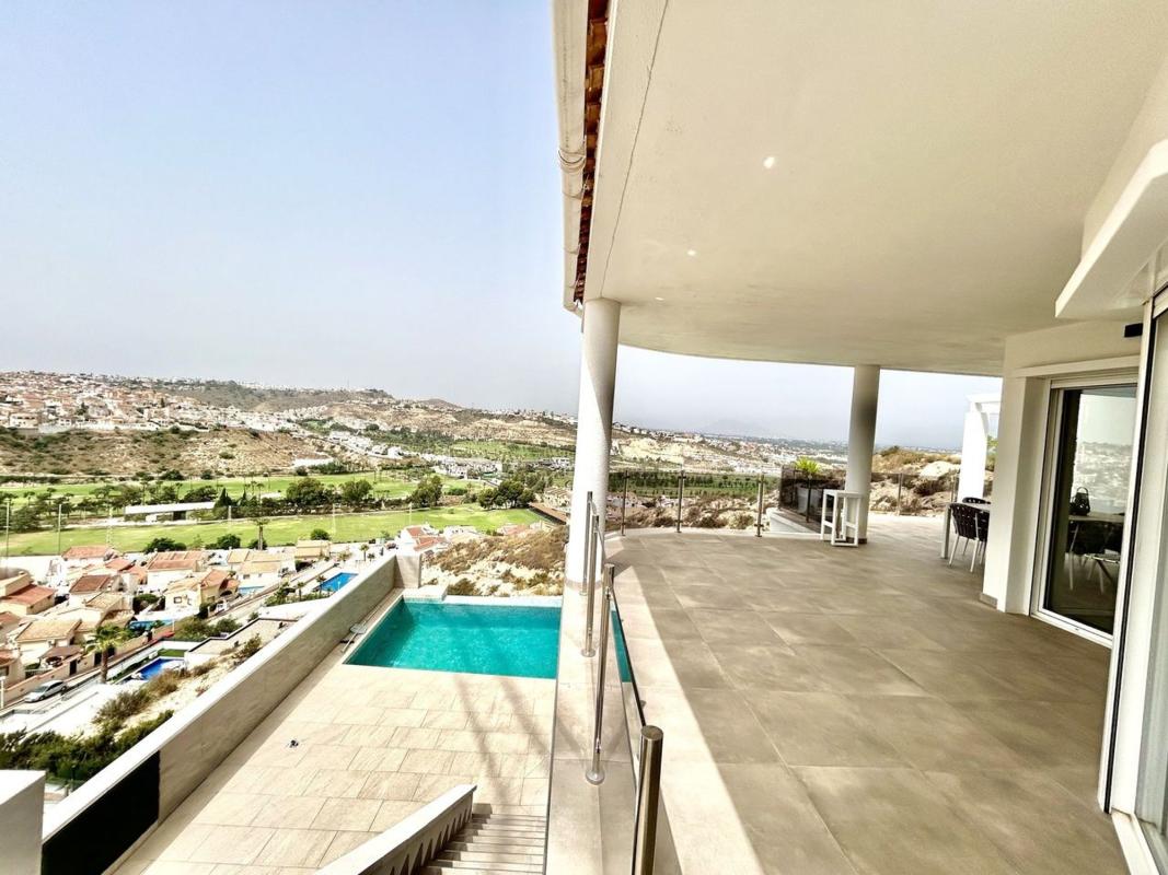 Продажа отдельного шале в  Casa o chalet en Centro de la Ciudad Quesada, Rojales, Рохалес photo 2