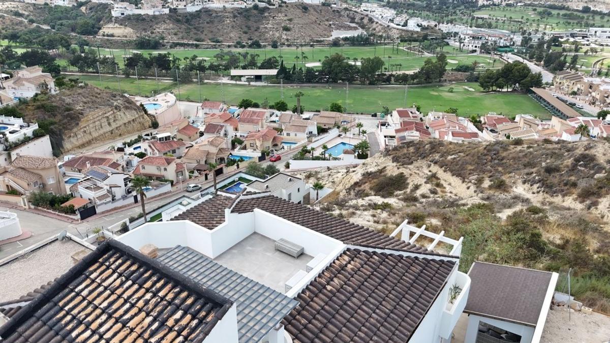 Продажа отдельного шале в  Casa o chalet en Centro de la Ciudad Quesada, Rojales, Рохалес photo 5