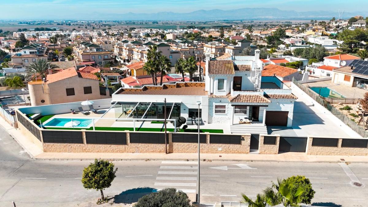 Properties for sale and rent in Spain photo 1