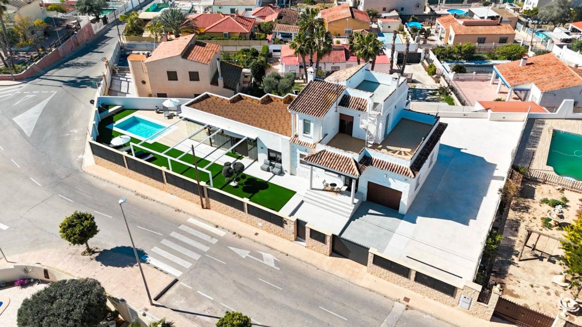 Properties for sale and rent in Spain photo 2