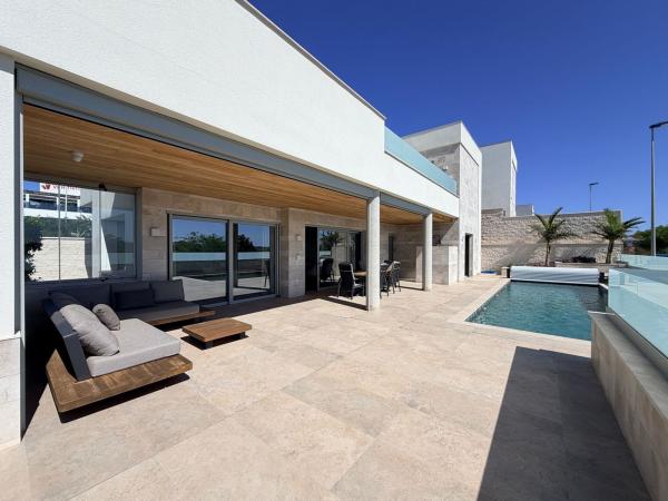 Casa o chalet independiente en Benijofar thumbnail 2