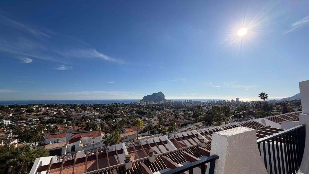 Venta de chalet adosado en  Chalet adosado en Partida Tosal de la Cometa, Cometa-Carrió, Calpe , Calpe photo 2