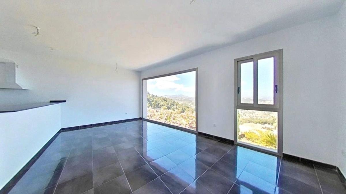 Venta de chalet adosado en  Oltamar-Cucarres , Calpe photo 5