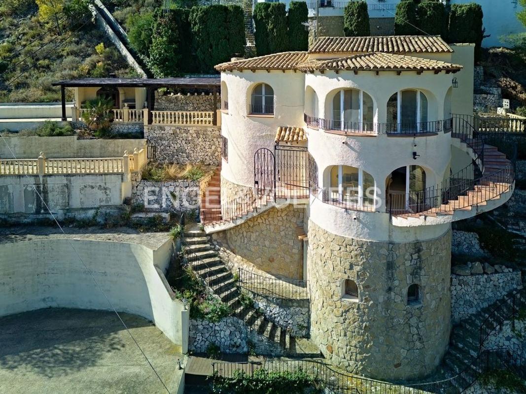 Propiedades en venta y alquiler en España photo 2