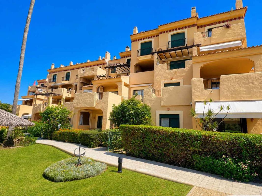 Продажа дуплекса на Dúplex en Puerto de la Duquesa, Manilva, Манильва photo 2