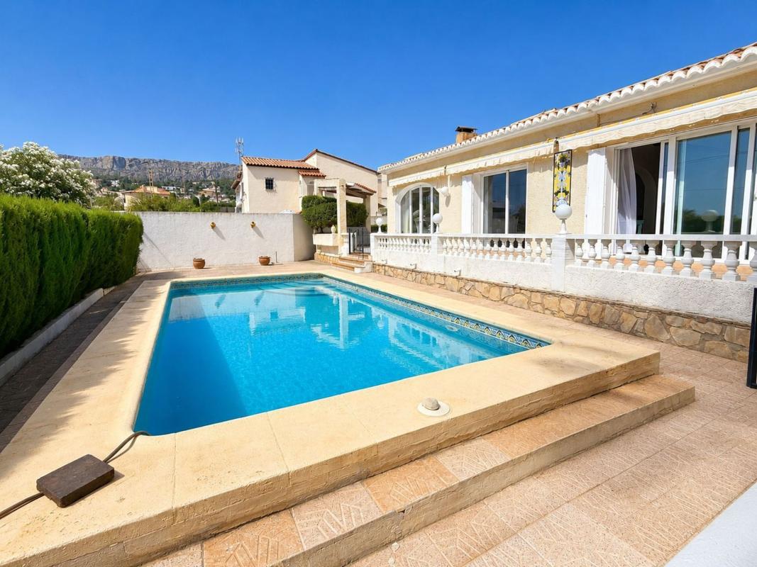 Sprzedaż niezależnego domku jednorodzinnego w Casa o chalet en Canuta, Calpe, Kalpe photo 1