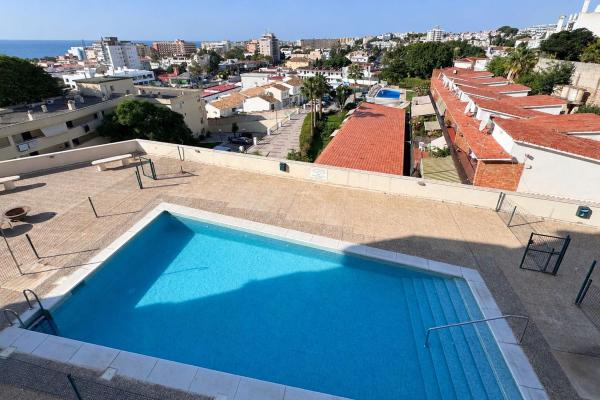Продажа квартиры на Piso en Calle Violín, Montemar, Torremolinos, Торремолинос
thumbnail 3