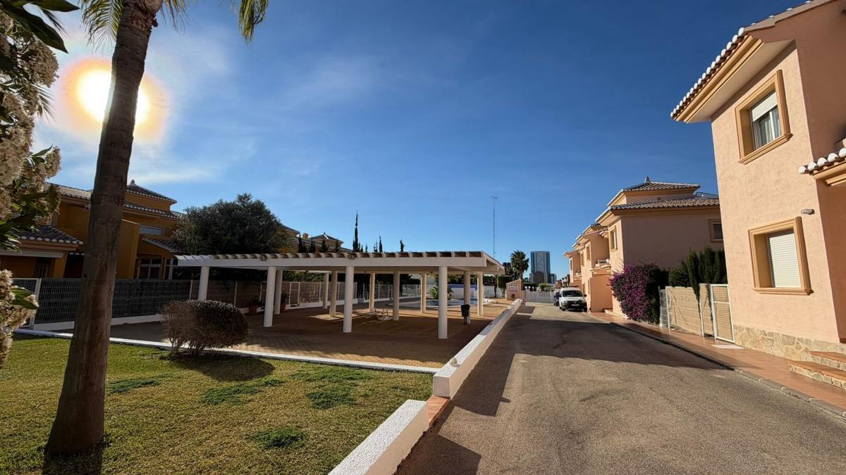 Venta de chalet adosado en Chalet adosado en Partida Placita Roig I, Cometa-Carrió, Calpe , Calpe photo 3